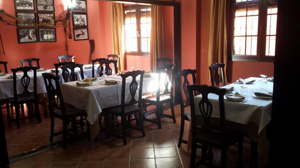 Hostal Pechi Huévar エクステリア 写真