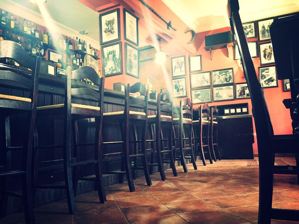 Hostal Pechi Huévar エクステリア 写真