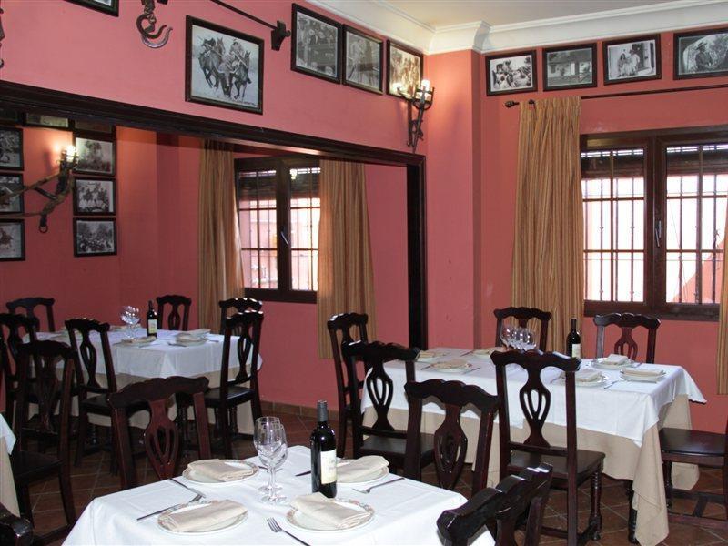 Hostal Pechi Huévar エクステリア 写真