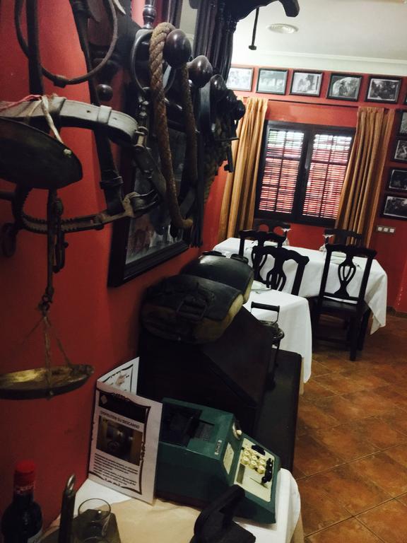 Hostal Pechi Huévar エクステリア 写真
